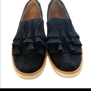 Listing for @nolagirl14 Vionic Maholo slip - ons
